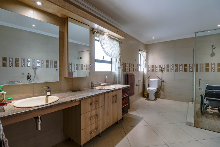 4 Bedroom Property for Sale in The Wilds Gauteng