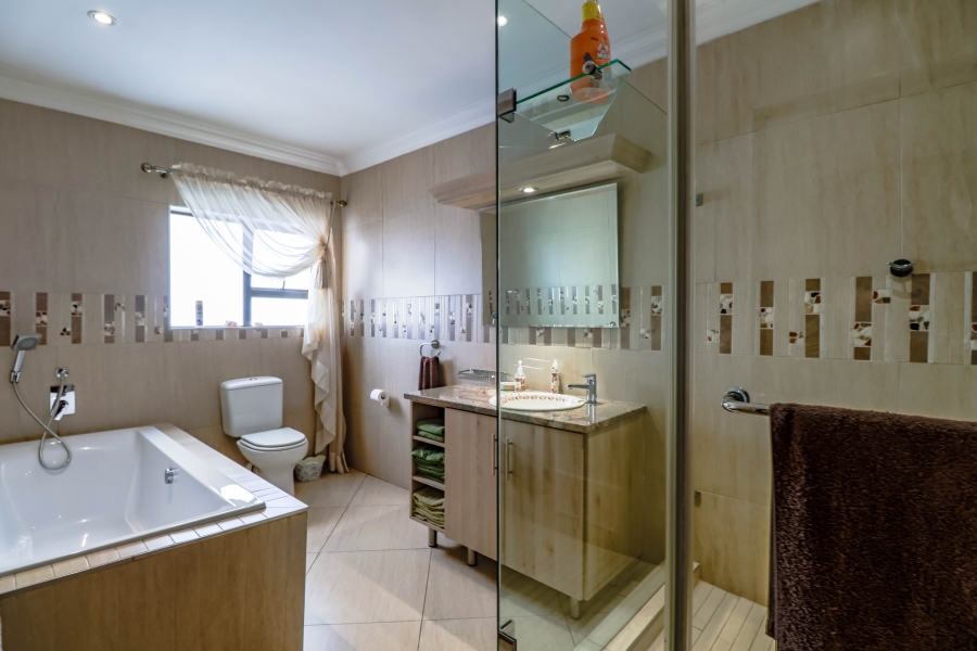 4 Bedroom Property for Sale in The Wilds Gauteng