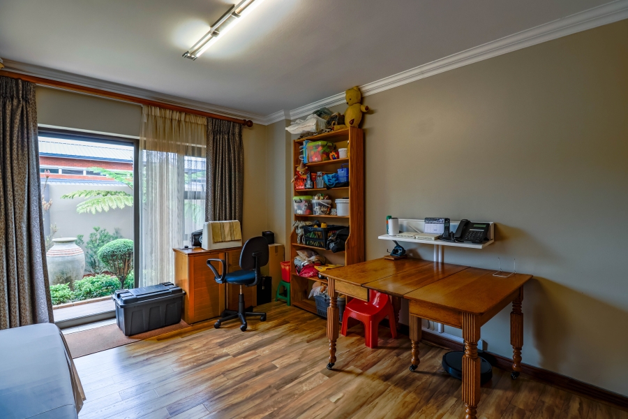 4 Bedroom Property for Sale in The Wilds Gauteng