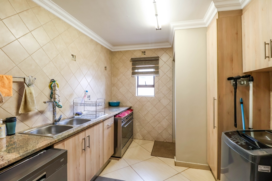 4 Bedroom Property for Sale in The Wilds Gauteng