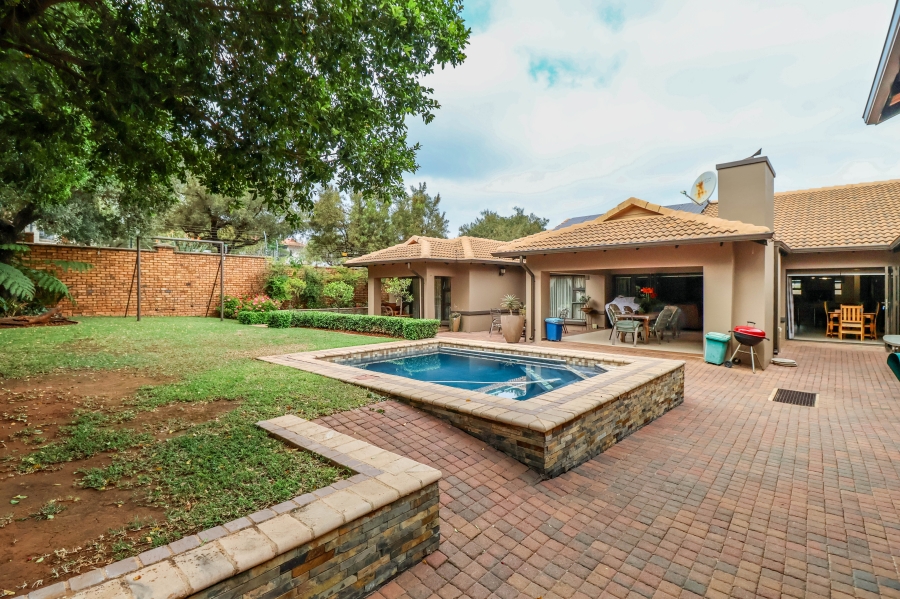 4 Bedroom Property for Sale in The Wilds Gauteng