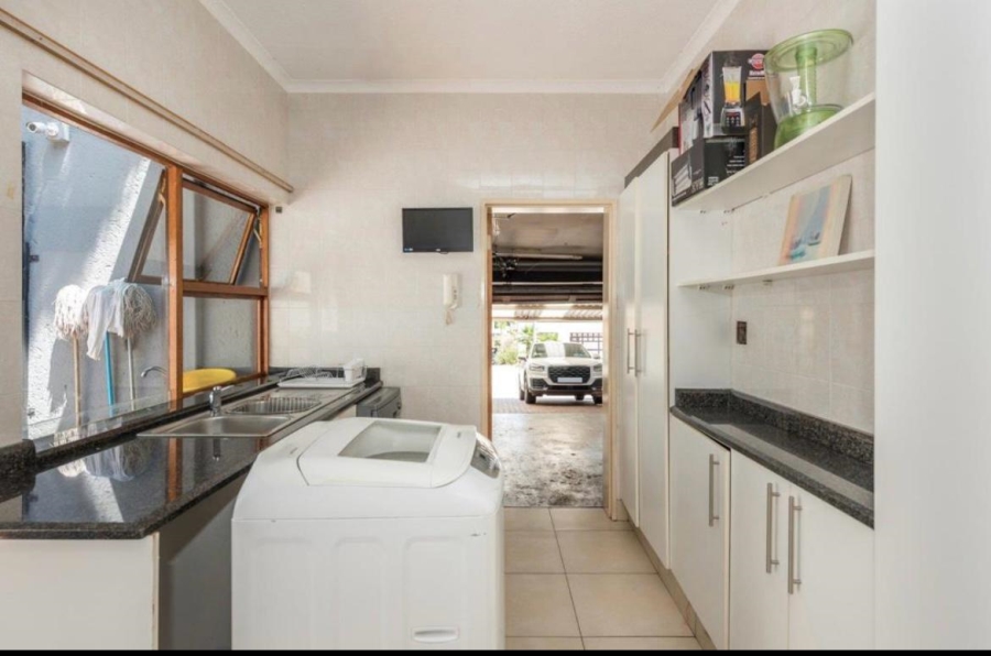 5 Bedroom Property for Sale in Dowerglen Ext 5 Gauteng
