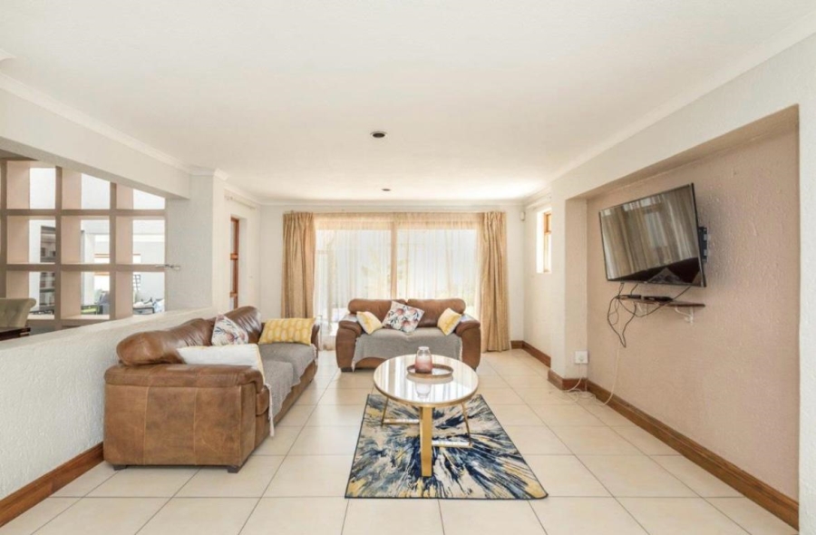 5 Bedroom Property for Sale in Dowerglen Ext 5 Gauteng
