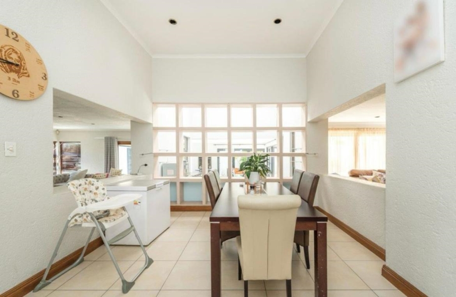 5 Bedroom Property for Sale in Dowerglen Ext 5 Gauteng