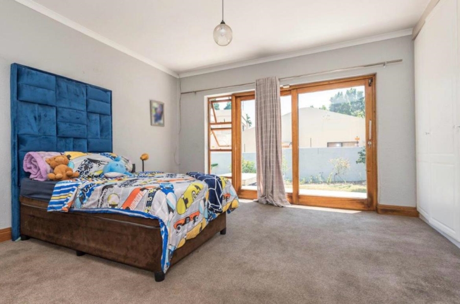 5 Bedroom Property for Sale in Dowerglen Ext 5 Gauteng
