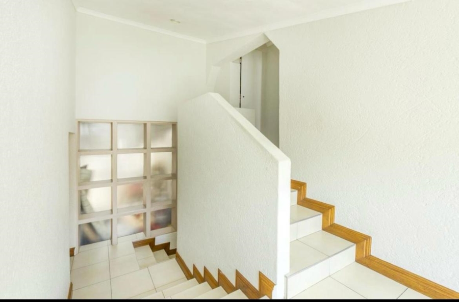5 Bedroom Property for Sale in Dowerglen Ext 5 Gauteng
