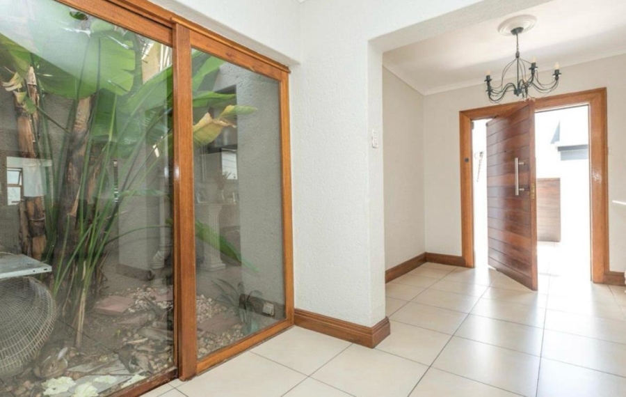 5 Bedroom Property for Sale in Dowerglen Ext 5 Gauteng