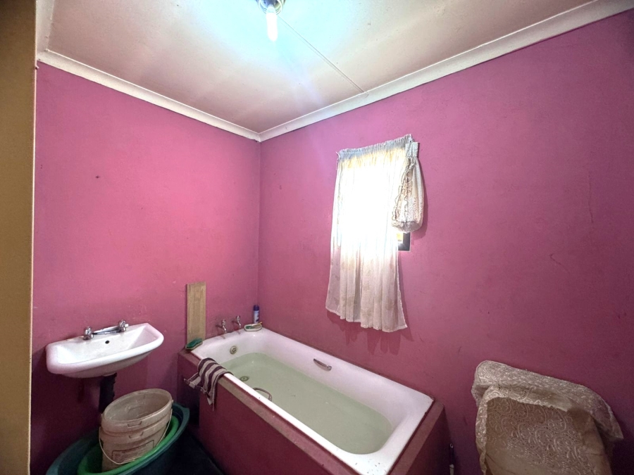 3 Bedroom Property for Sale in Clayville Gauteng