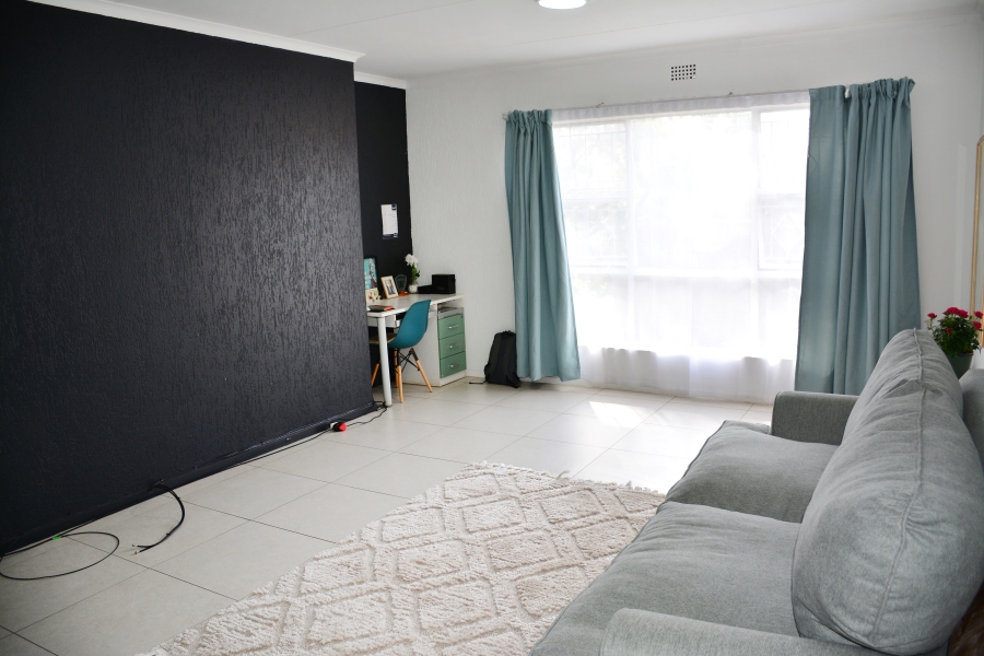1 Bedroom Property for Sale in Atholl Gauteng