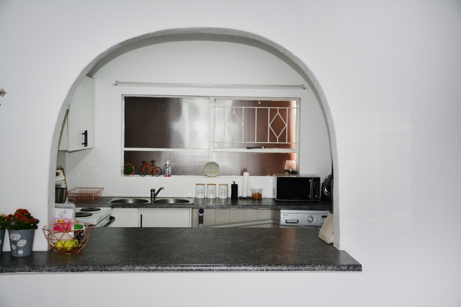 1 Bedroom Property for Sale in Atholl Gauteng