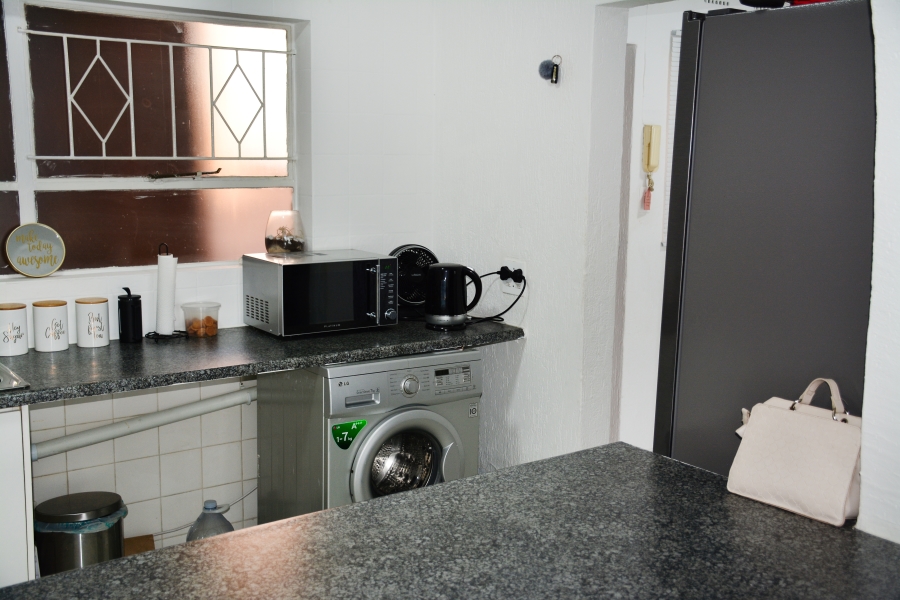 1 Bedroom Property for Sale in Atholl Gauteng