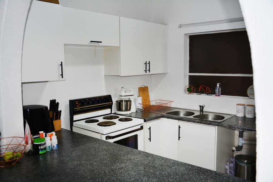 1 Bedroom Property for Sale in Atholl Gauteng