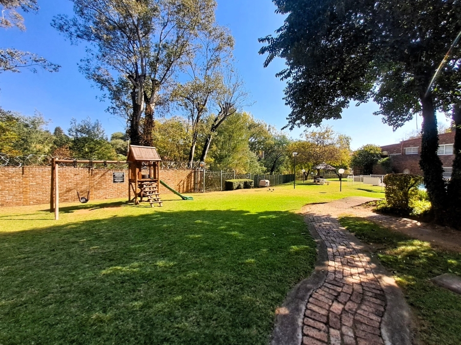 1 Bedroom Property for Sale in Atholl Gauteng