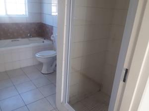 To Let 2 Bedroom Property for Rent in Buccleuch Gauteng