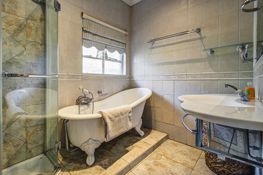 6 Bedroom Property for Sale in Pomona Gauteng
