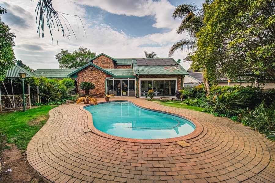 6 Bedroom Property for Sale in Pomona Gauteng
