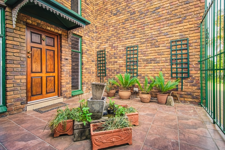 6 Bedroom Property for Sale in Pomona Gauteng