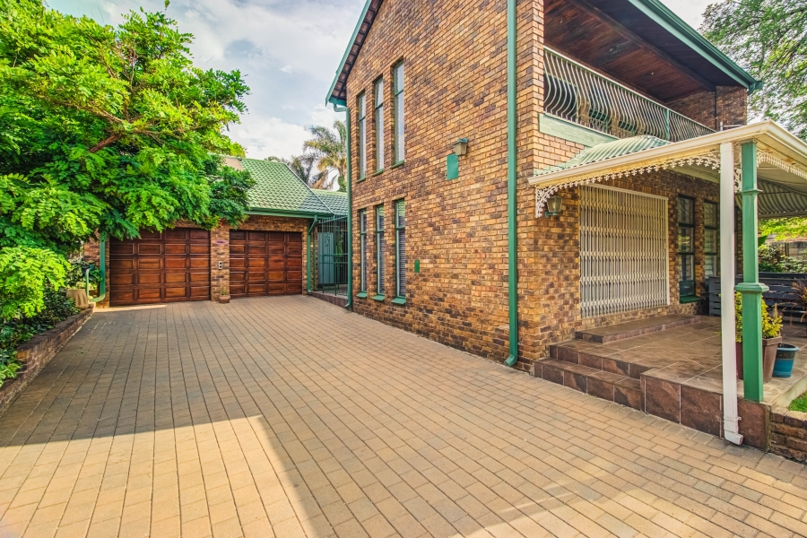 6 Bedroom Property for Sale in Pomona Gauteng