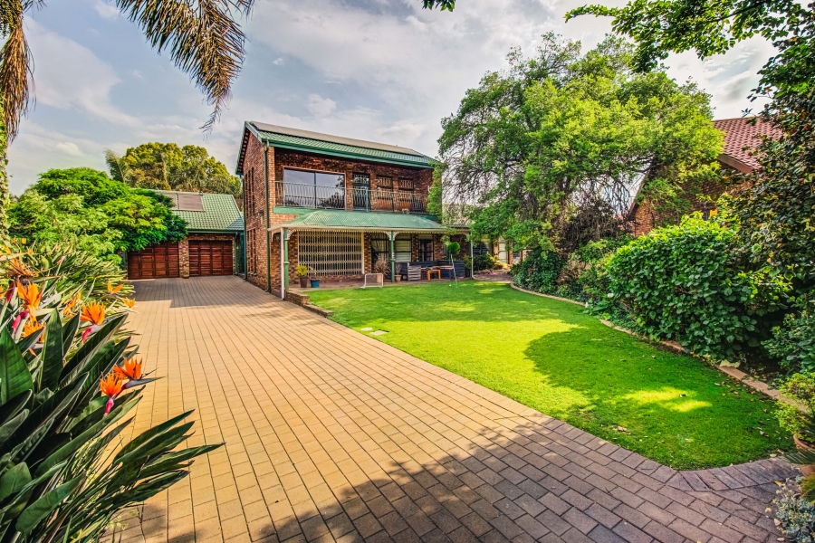 6 Bedroom Property for Sale in Pomona Gauteng
