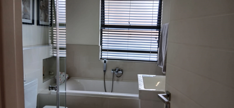 To Let 2 Bedroom Property for Rent in Lonehill Gauteng