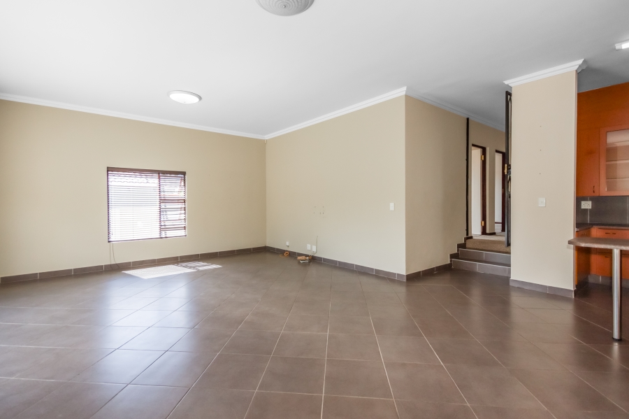To Let 3 Bedroom Property for Rent in Broadacres Gauteng