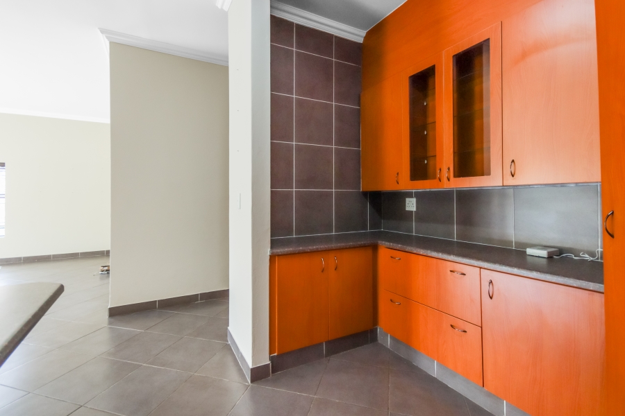 To Let 3 Bedroom Property for Rent in Broadacres Gauteng