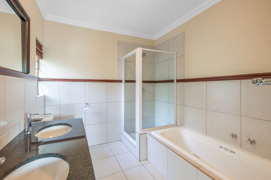 To Let 3 Bedroom Property for Rent in Broadacres Gauteng