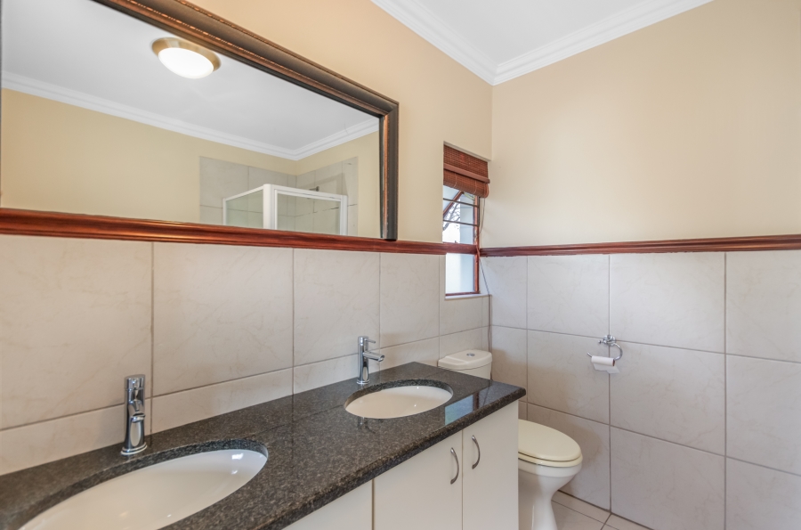 To Let 3 Bedroom Property for Rent in Broadacres Gauteng