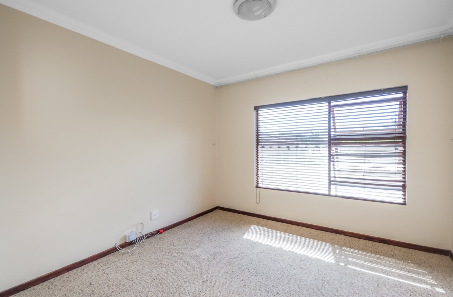 To Let 3 Bedroom Property for Rent in Broadacres Gauteng