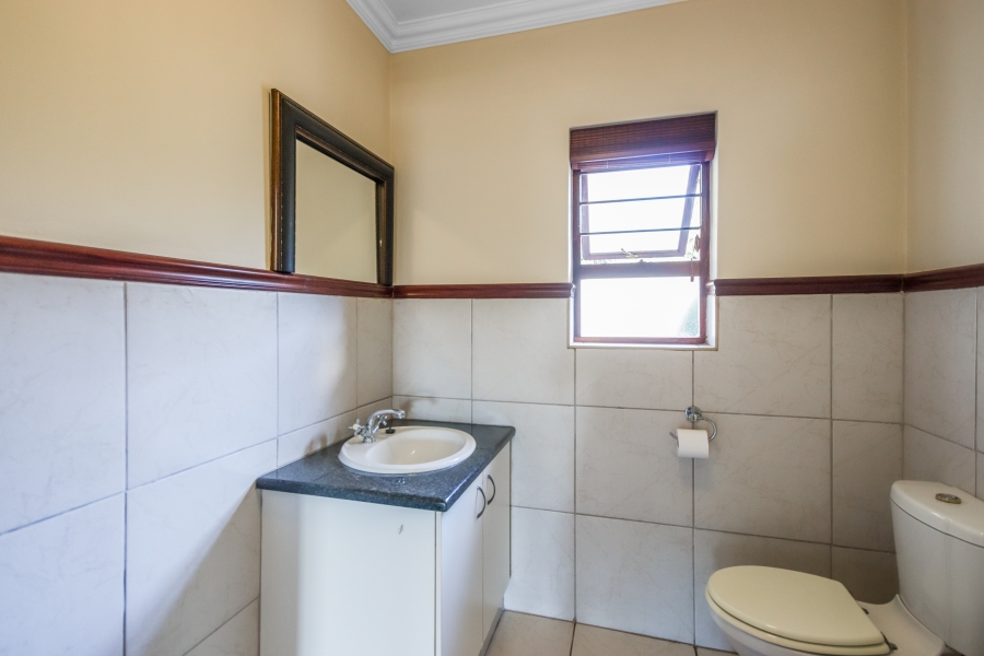 To Let 3 Bedroom Property for Rent in Broadacres Gauteng