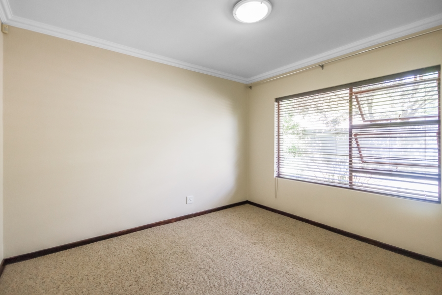 To Let 3 Bedroom Property for Rent in Broadacres Gauteng