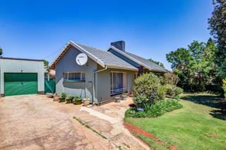 To Let 4 Bedroom Property for Rent in Rhodesfield Gauteng