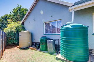 To Let 4 Bedroom Property for Rent in Rhodesfield Gauteng