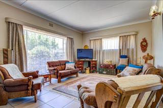 To Let 4 Bedroom Property for Rent in Rhodesfield Gauteng