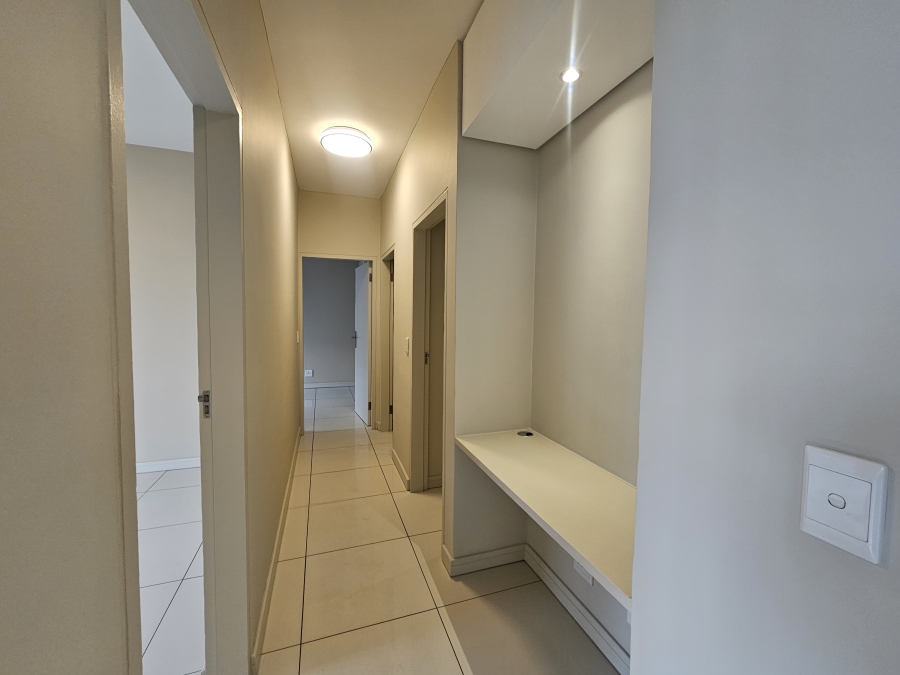 To Let 2 Bedroom Property for Rent in Rosebank Gauteng