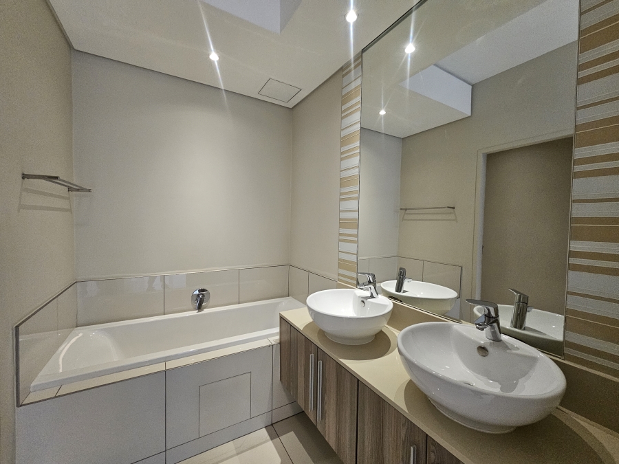 To Let 2 Bedroom Property for Rent in Rosebank Gauteng