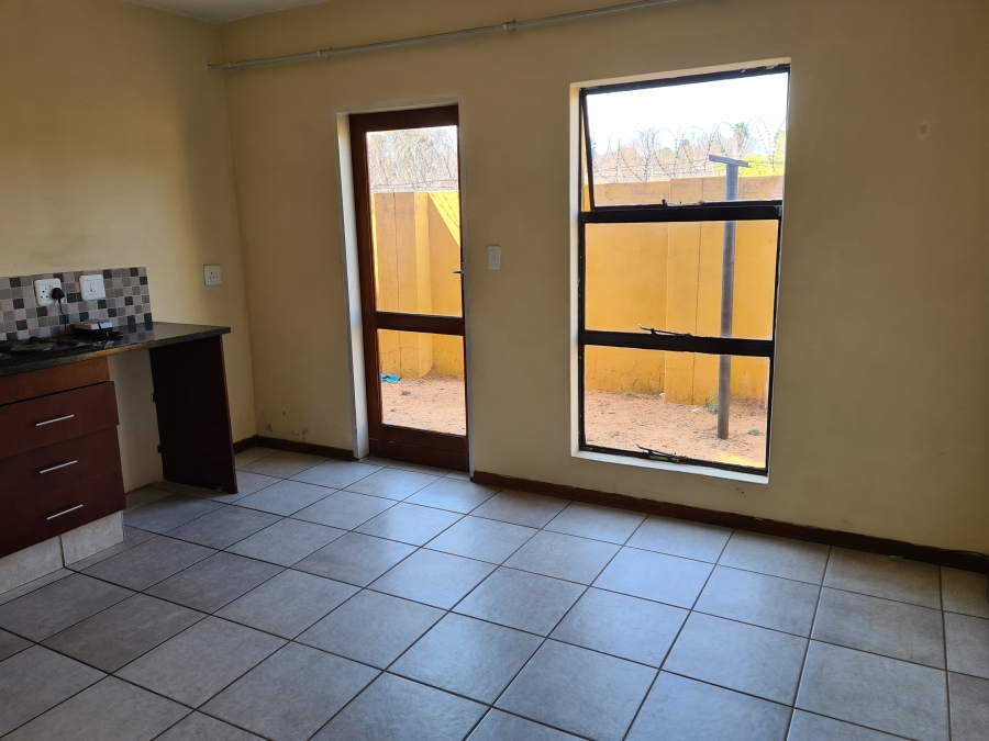 To Let 2 Bedroom Property for Rent in Discovery Gauteng