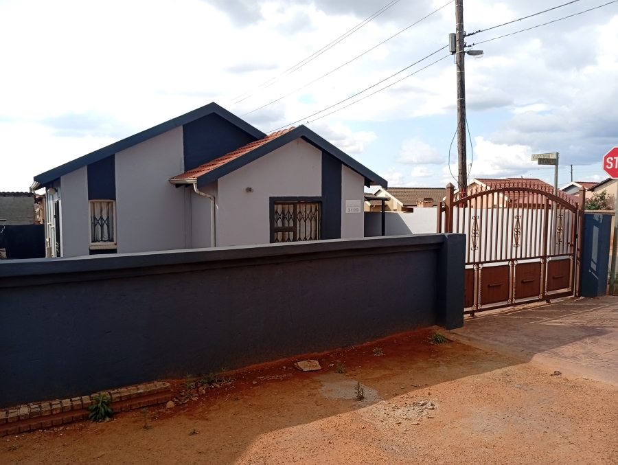 To Let 3 Bedroom Property for Rent in Mahube Valley Gauteng