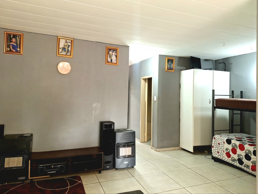 1 Bedroom Property for Sale in Windsor East Gauteng