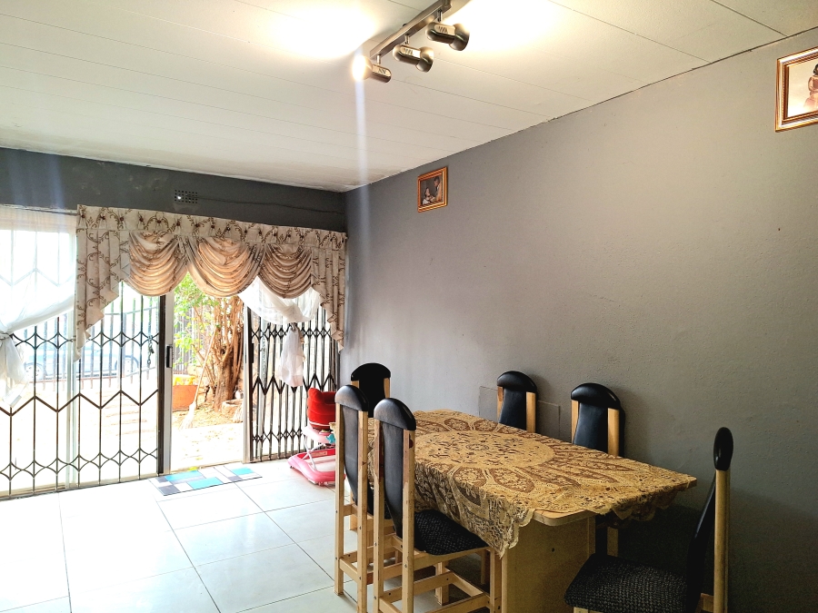 1 Bedroom Property for Sale in Windsor East Gauteng
