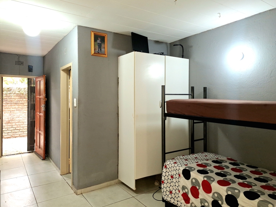 1 Bedroom Property for Sale in Windsor East Gauteng