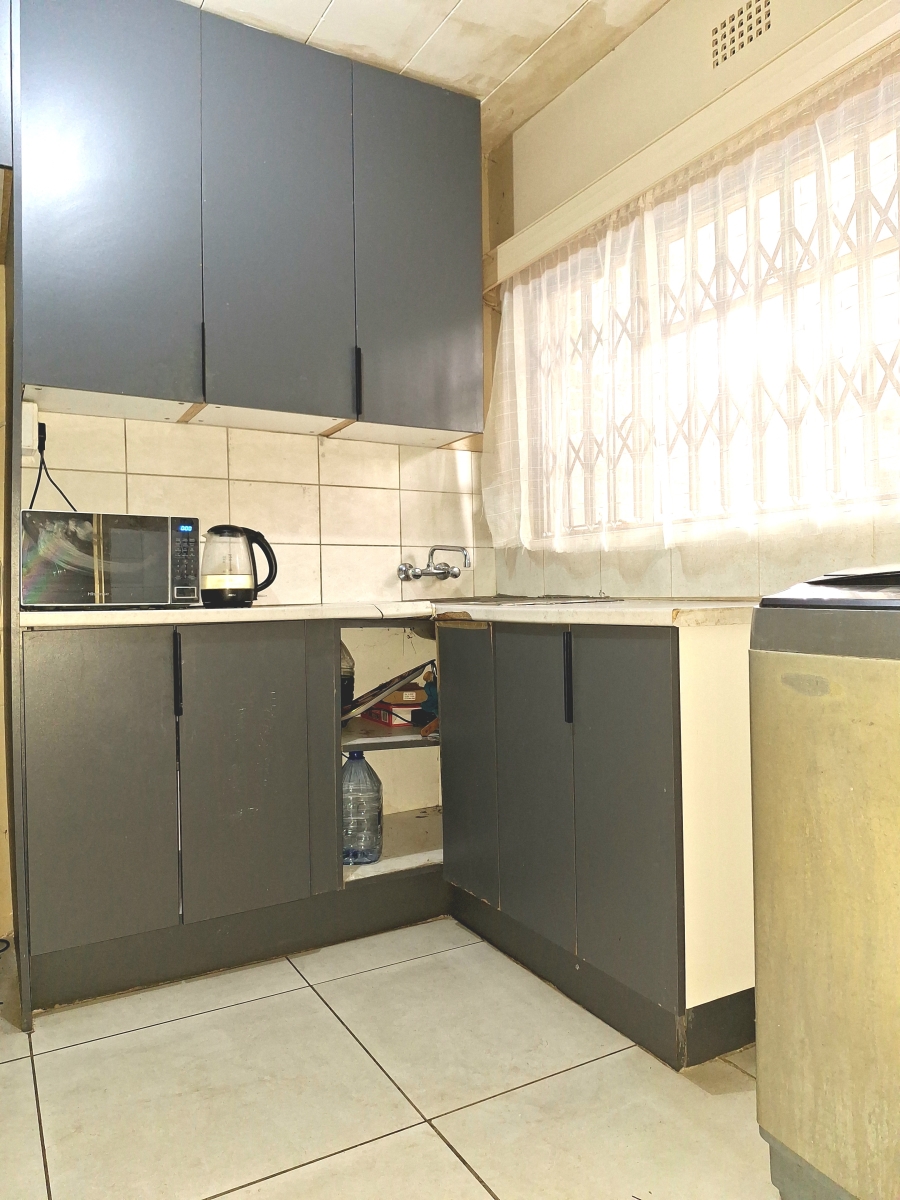 1 Bedroom Property for Sale in Windsor East Gauteng
