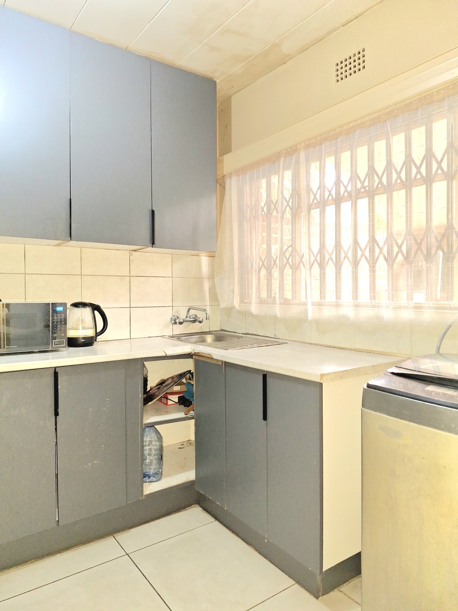 1 Bedroom Property for Sale in Windsor East Gauteng