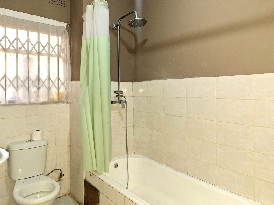 1 Bedroom Property for Sale in Windsor East Gauteng