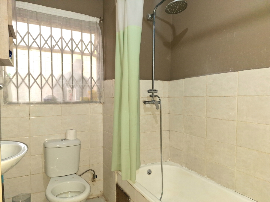 1 Bedroom Property for Sale in Windsor East Gauteng