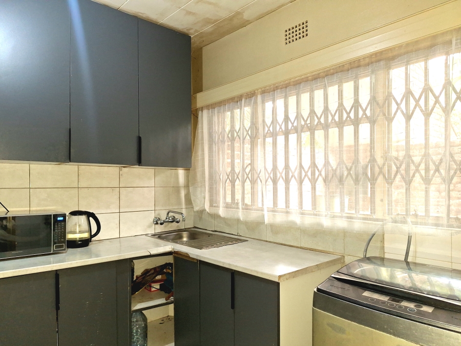1 Bedroom Property for Sale in Windsor East Gauteng