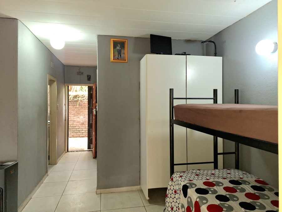 1 Bedroom Property for Sale in Windsor East Gauteng