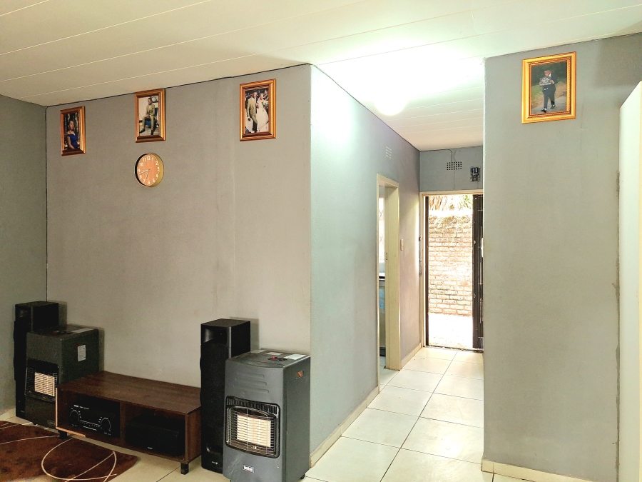 1 Bedroom Property for Sale in Windsor East Gauteng