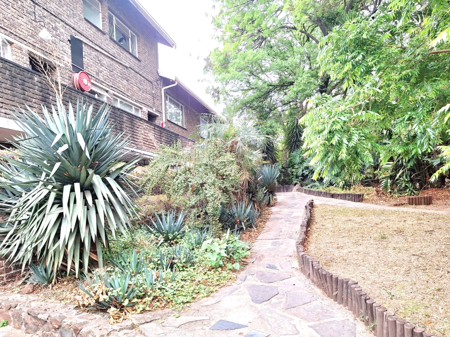 1 Bedroom Property for Sale in Windsor East Gauteng