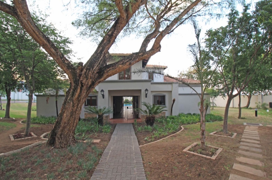 To Let 2 Bedroom Property for Rent in Paulshof Gauteng
